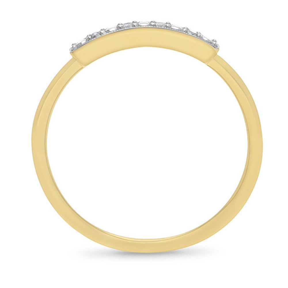 9k Yellow Gold & Diamond Ring