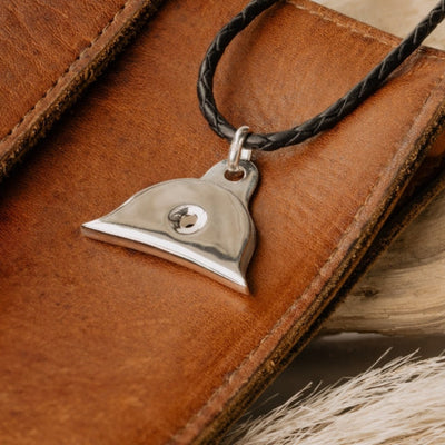 Evolve | Statements Shepherds Whistle | Leather | Necklace