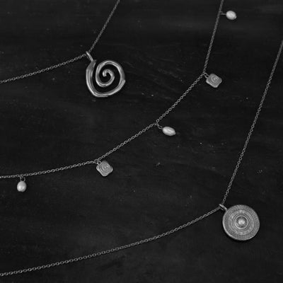 Kirstin Ash | Velvet Swirl | Silver | Fresh Water Pearl | Necklace