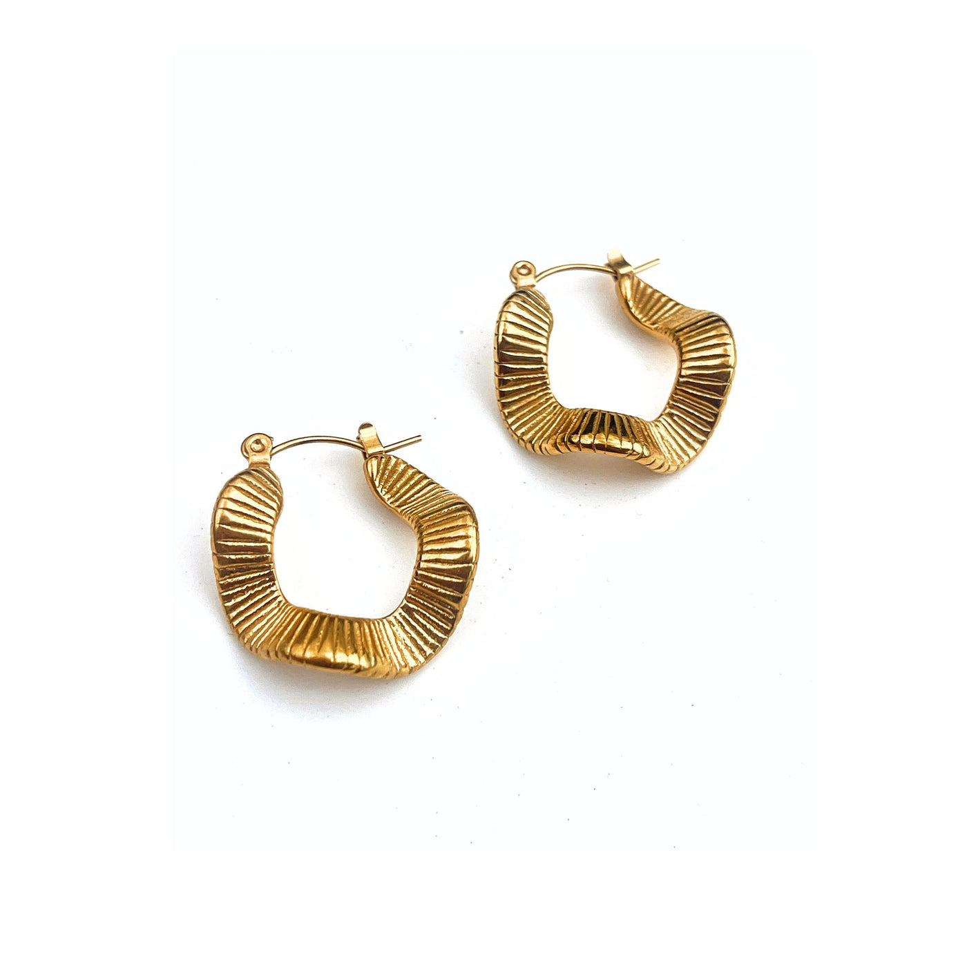 Lindi Kingi Gold Ripple Earrings