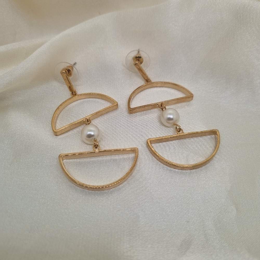 Aurora 'Audrey’ Pearl Fashion Earrings